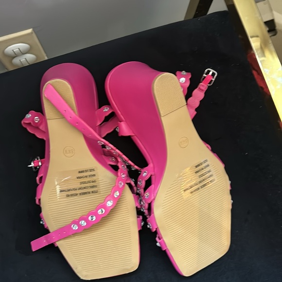 Pink Strappy Sandals with rhinestones -Torrid - Picture 4 of 11